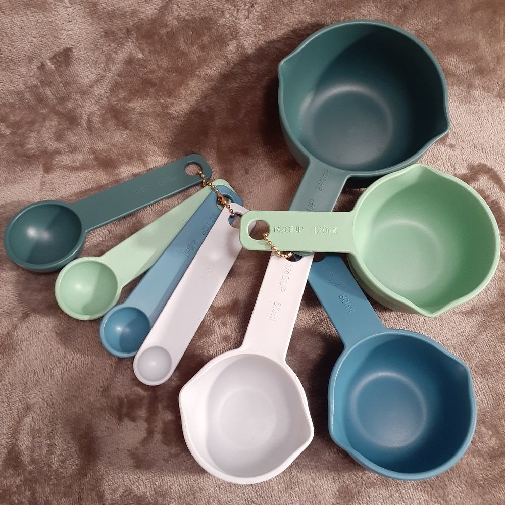 Food 52 Measuring cups and spoons